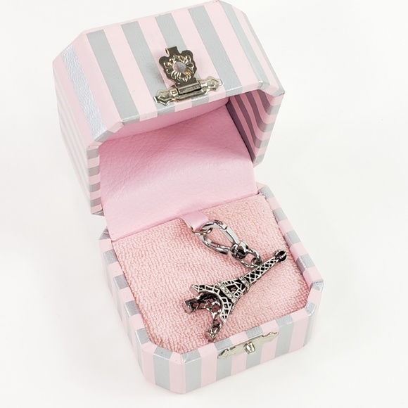 Juicy Couture Jewelry - New In Box! Juicy Couture Charm Eiffel Tower Paris